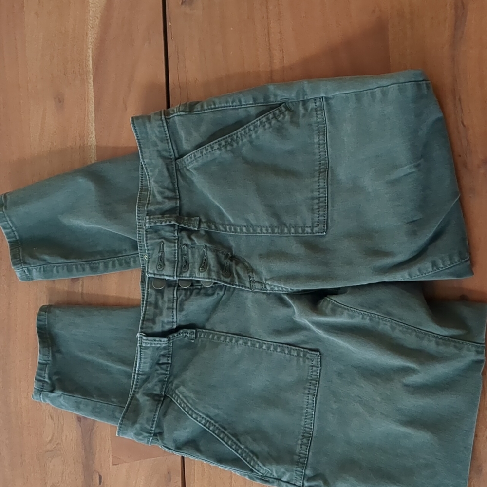 Green skinny jeans